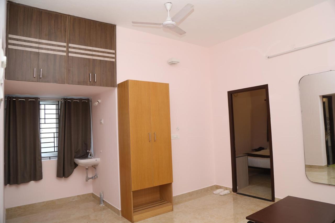 Hotel Rk - Temple Stay Thanjavur Eksteriør billede